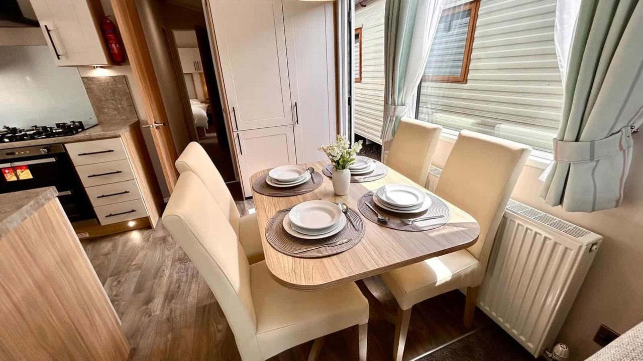 Manor dining