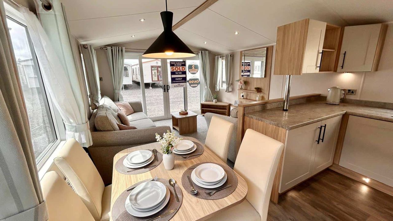 Manor dining