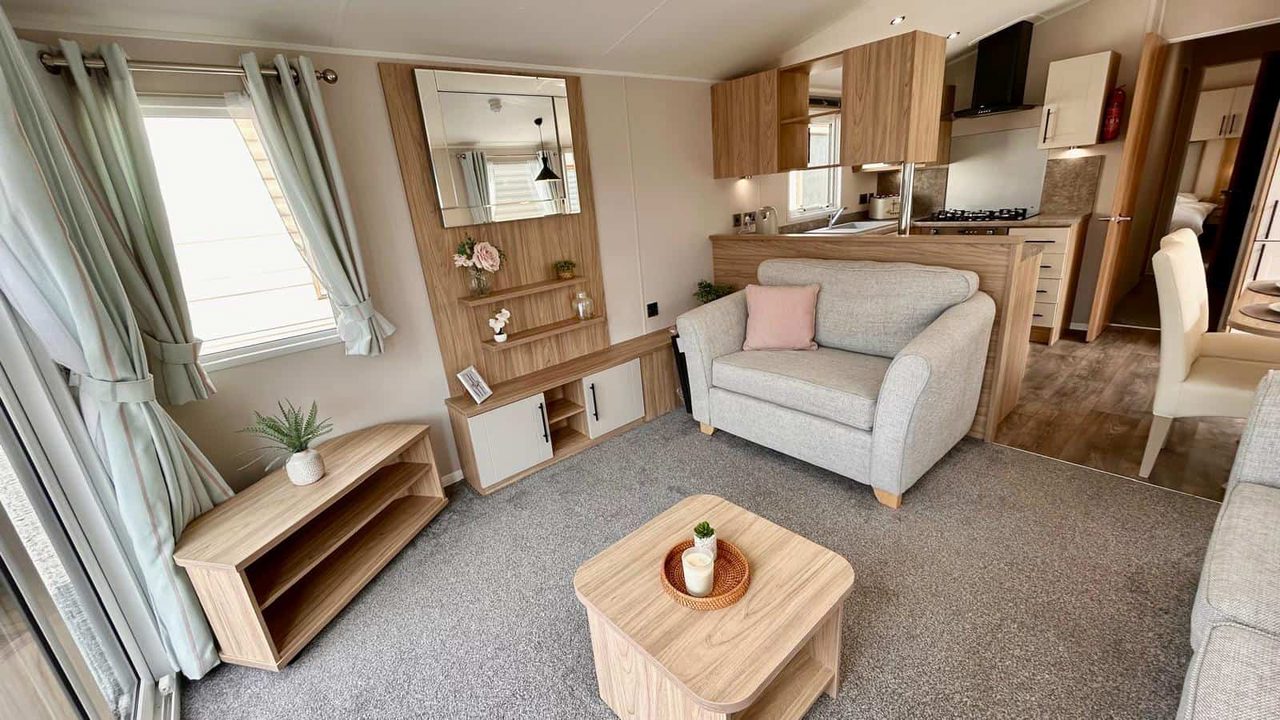 Manor Lounge