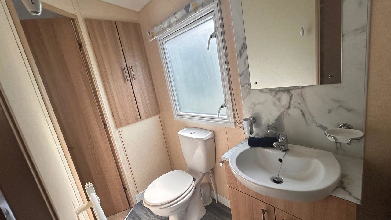 ABI Derwent Shower Room