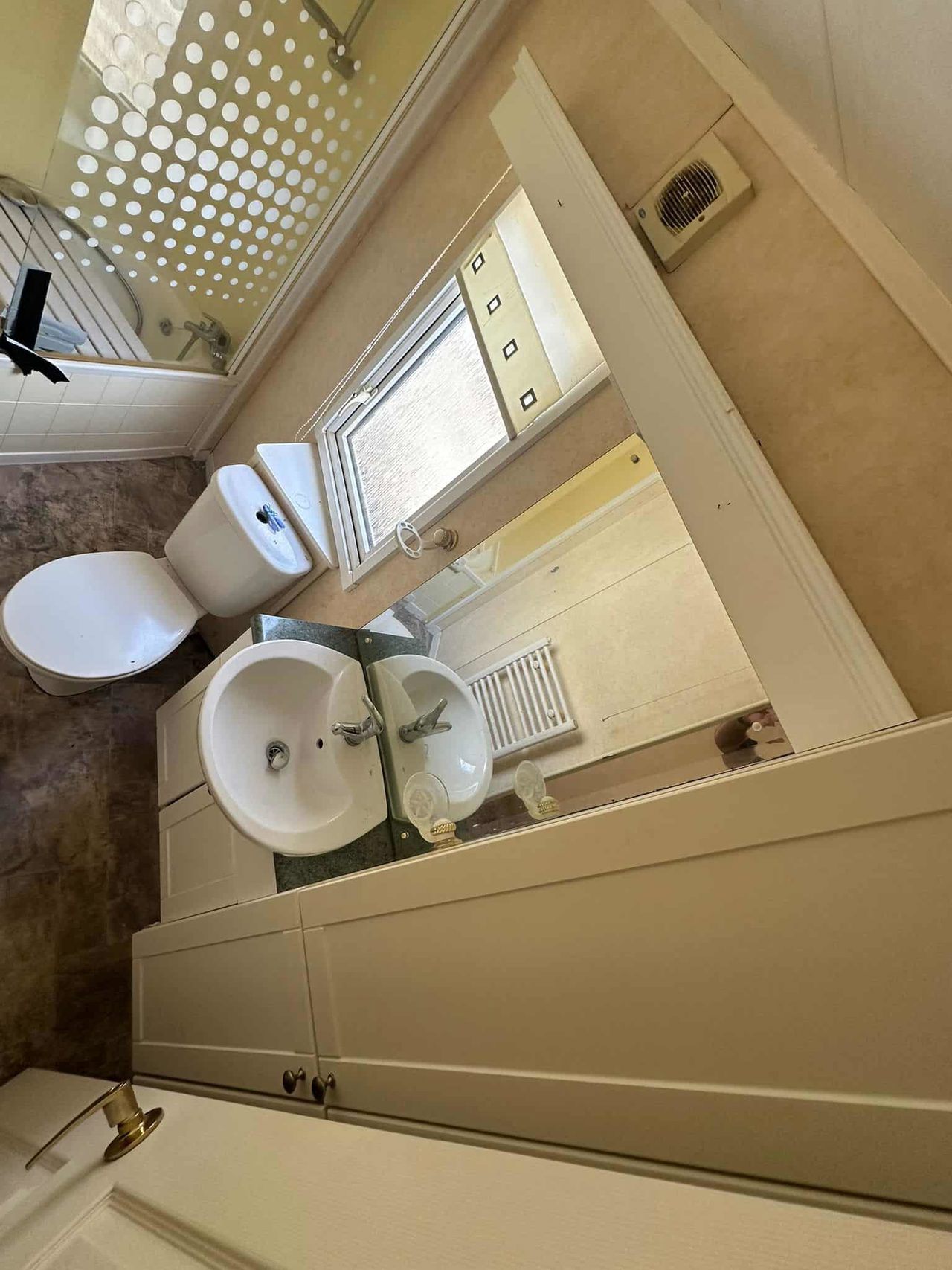 BK Senator Shower Room