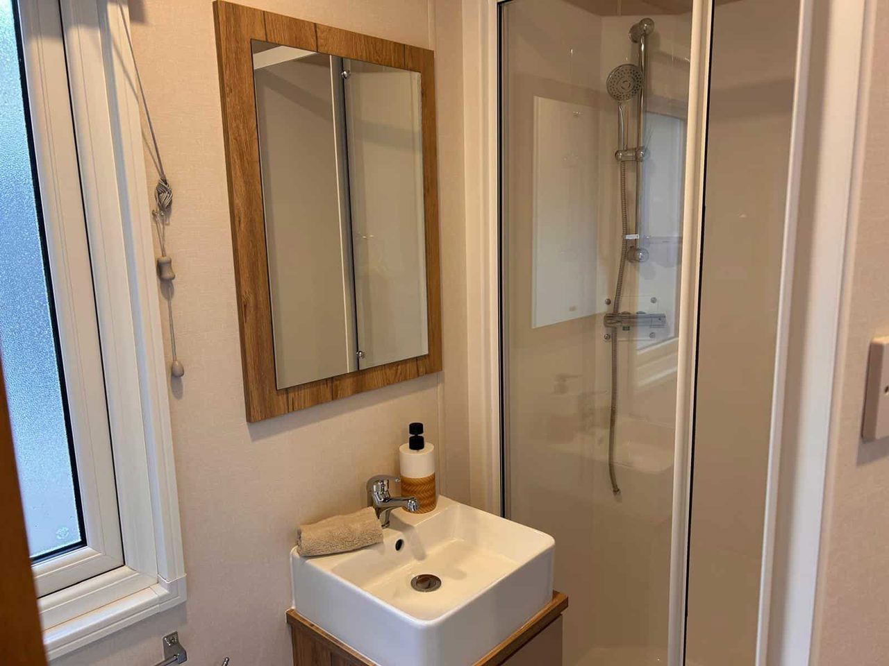 retreat ensuite Shower room