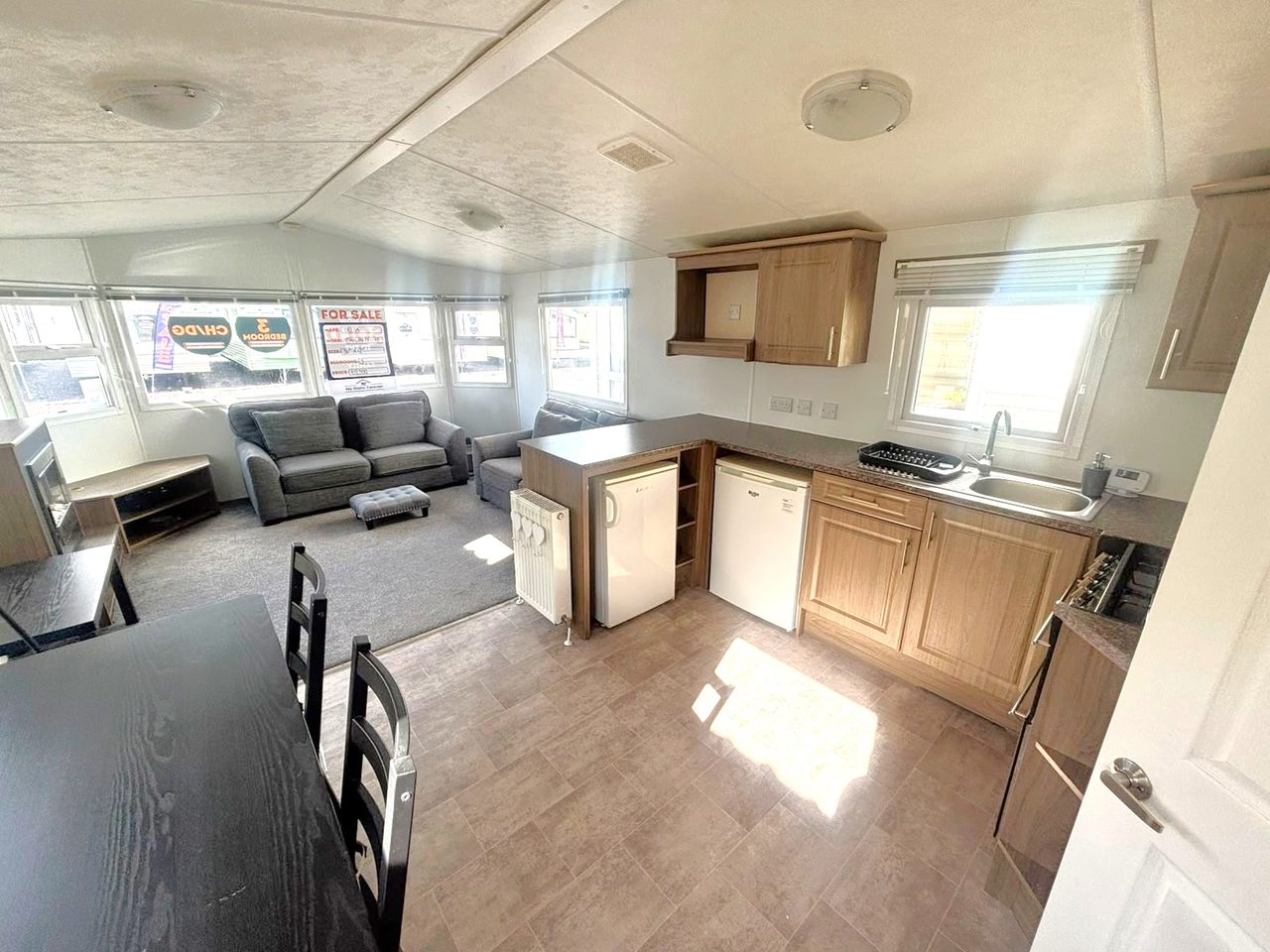 Delta Darwin Deluxe Kitchen