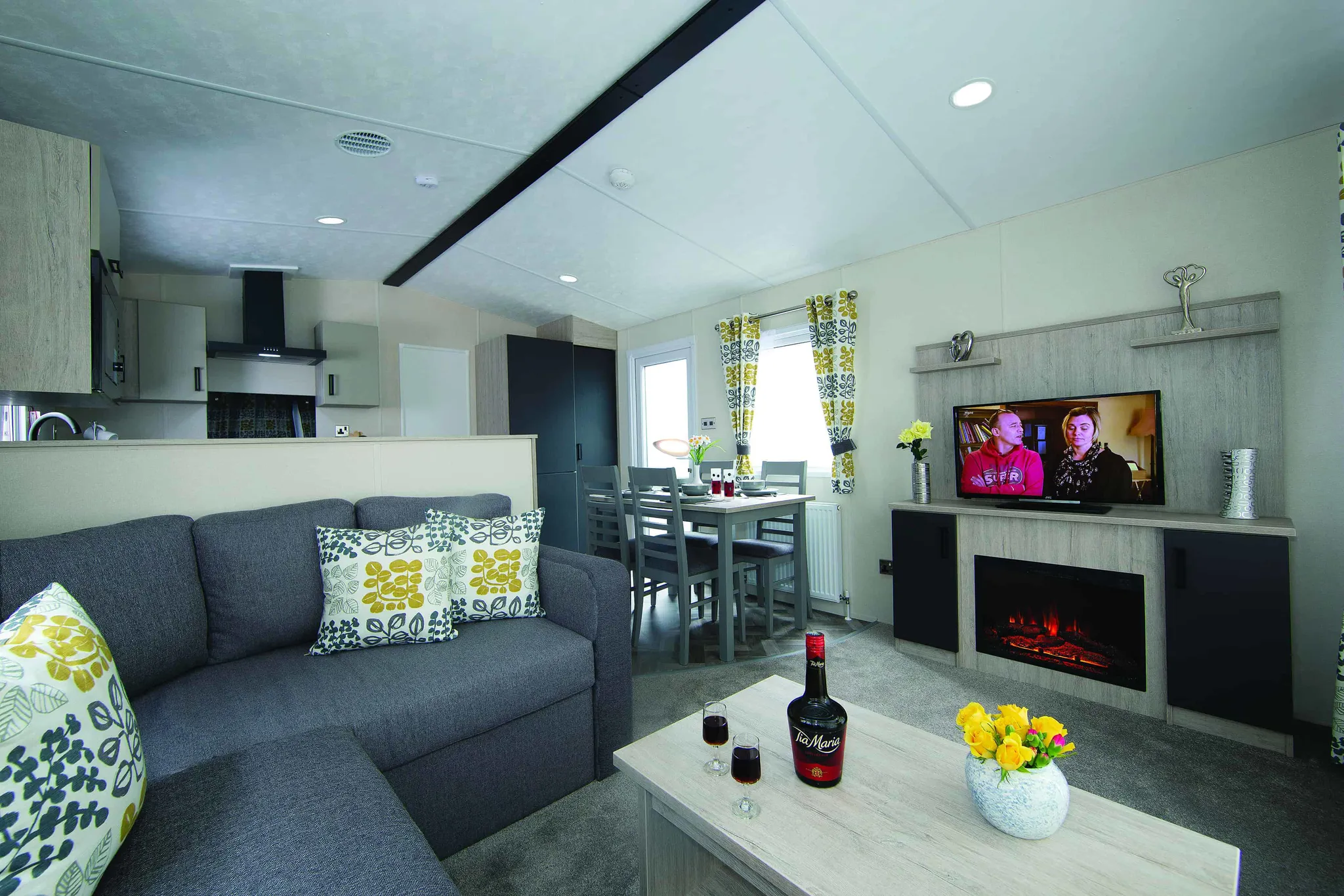 Wood-lounge-3