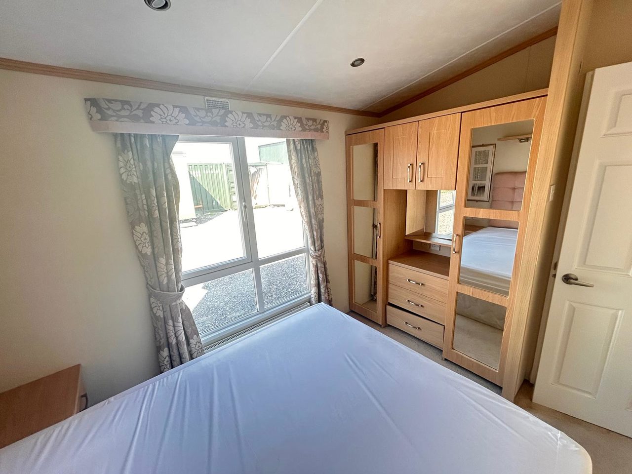 Pemberton Knightsbridge Master Wardrobe