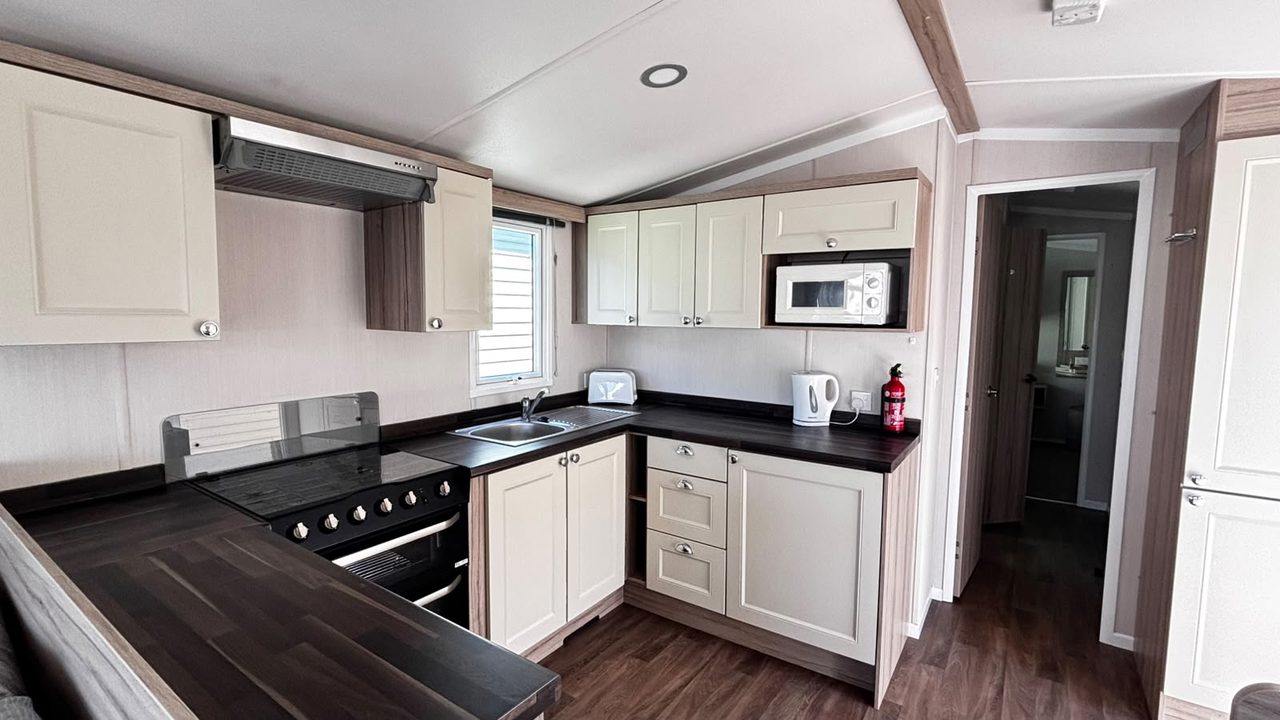 Swift Burgundy kitchen