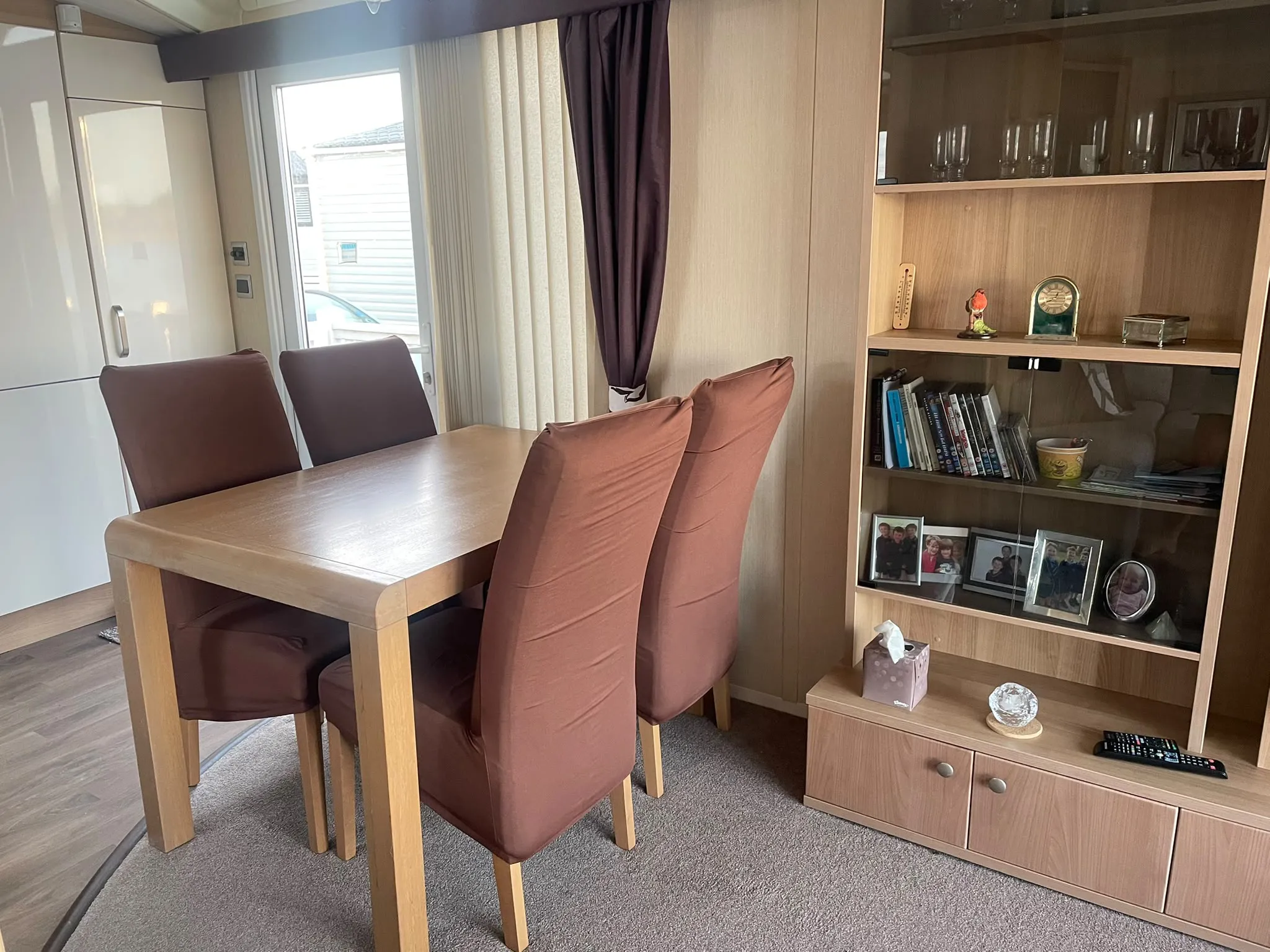 Swift Chamonix dining table and chairs