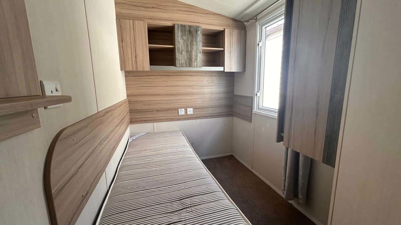 007Surf Shack bedroom 2