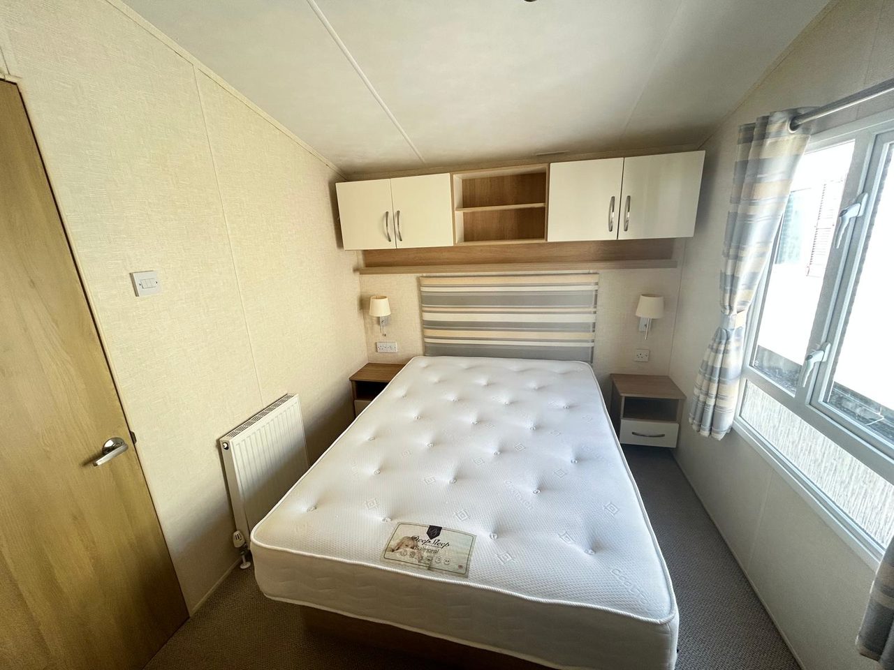 Willerby Avonmore double bed with over head storage