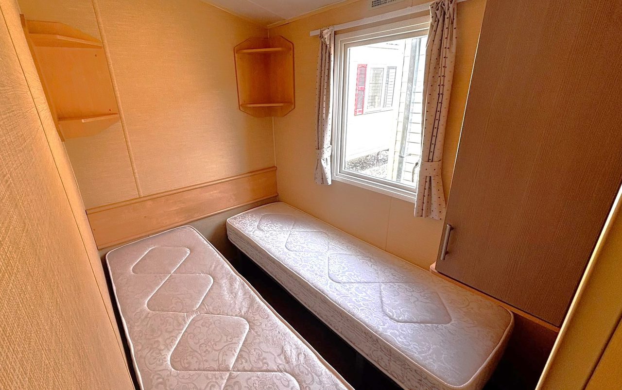 Willerby Salsa DG Twin Room2