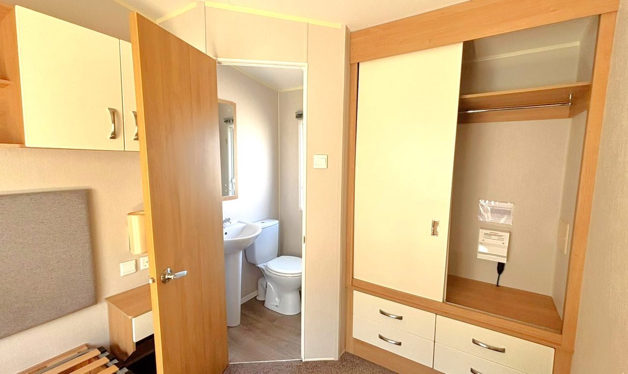 Willerby Sierra (Durdledoor) Ensuite Toilet