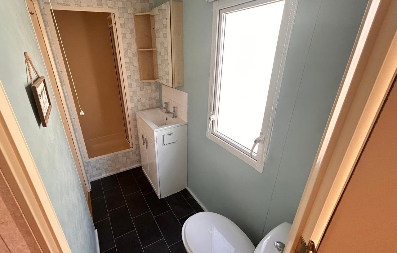 Westmorelands Wales Bathroo